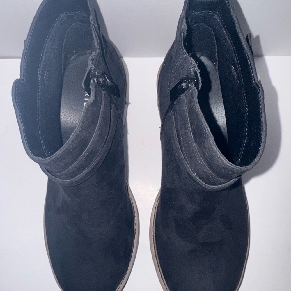 TORRID BUCKLE WEDGE BLACK ANKLE BOOTIE WOMEN'S 8.5 WW WORN ONCE - Picture 2 of 7